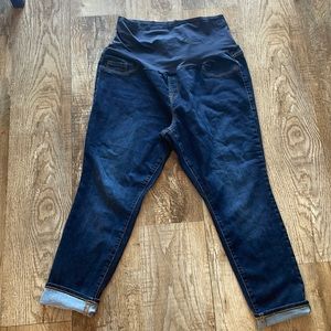Old Navy Rockstar Fit Women’s maternity jeans- 18 short